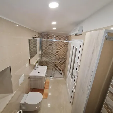 Jure - Vlasta Apartman Lovran